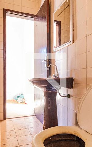 Casa à venda com 260m², 5 quartos e 2 vagas Casa à venda com 260m², 5 quartos e 2 vagasCasa 01 - Banheiro