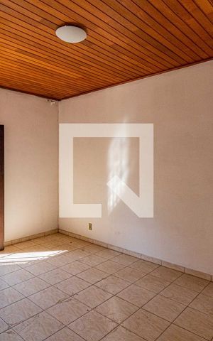 Casa à venda com 260m², 5 quartos e 2 vagas Casa à venda com 260m², 5 quartos e 2 vagasCasa 02 - Quarto 01