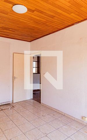 Casa à venda com 260m², 5 quartos e 2 vagas Casa à venda com 260m², 5 quartos e 2 vagasCasa 02 - Quarto 01