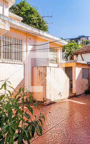 Casa à venda com 260m², 5 quartos e 2 vagas Casa à venda com 260m², 5 quartos e 2 vagasQuintal