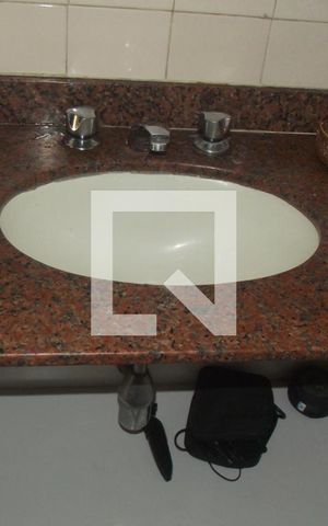 Casa à venda com 300m², 4 quartos e 1 vagaBanheiro