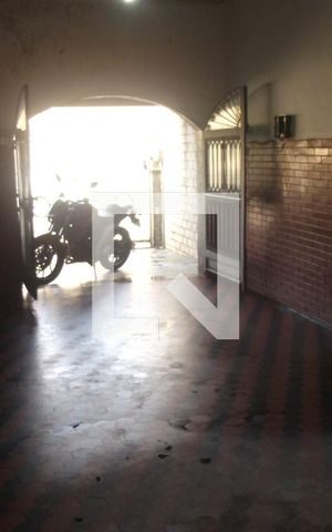 Casa à venda com 300m², 4 quartos e 1 vagaGaragem