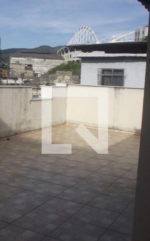 Casa à venda com 300m², 4 quartos e 1 vagaEntrada