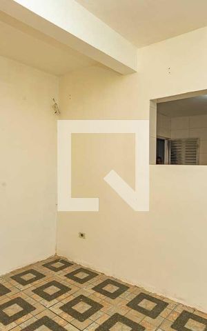 Casa para alugar com 60m², 1 quarto e sem vaga Casa para alugar com 60m², 1 quarto e sem vagaSala
