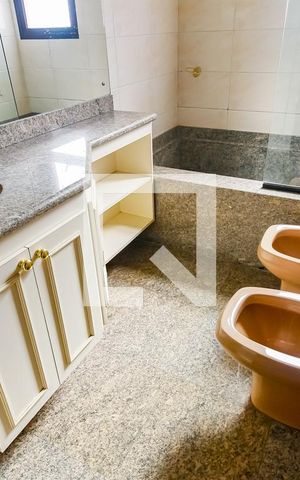 Apartamento à venda com 818m², 4 quartos e 6 vagas Apartamento à venda com 818m², 4 quartos e 6 vagasBanheiro da Suíte 3