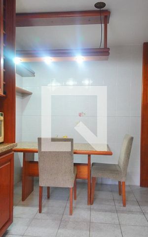 Casa à venda com 246m², 3 quartos e 2 vagasCozinha