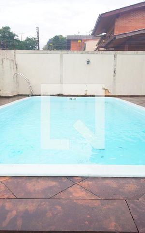 Casa à venda com 246m², 3 quartos e 2 vagasPiscina