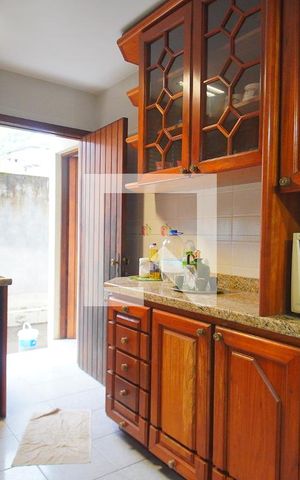 Casa à venda com 246m², 3 quartos e 2 vagasCozinha