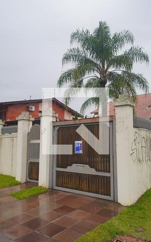 Casa à venda com 246m², 3 quartos e 2 vagasFachada