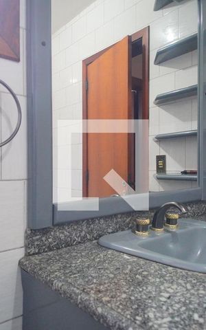 Casa à venda com 246m², 3 quartos e 2 vagasBanheiro