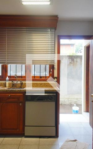Casa à venda com 246m², 3 quartos e 2 vagasCozinha