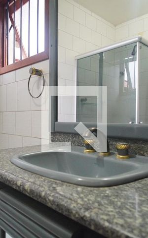 Casa à venda com 246m², 3 quartos e 2 vagasBanheiro