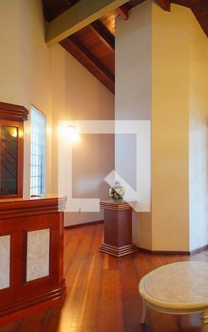 Casa à venda com 246m², 3 quartos e 2 vagasSala