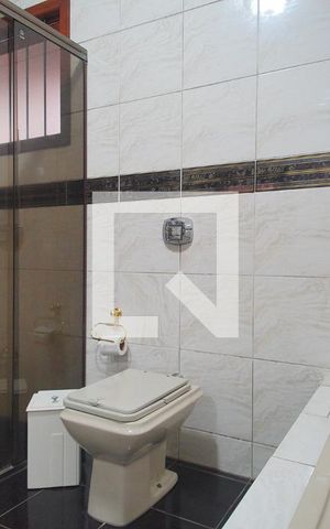 Casa à venda com 246m², 3 quartos e 2 vagasBanheiro da Suíte