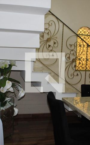 Casa à venda com 300m², 4 quartos e 2 vagasSala