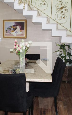 Casa à venda com 300m², 4 quartos e 2 vagasSala