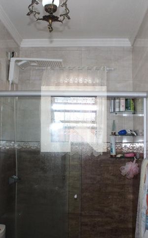 Casa à venda com 300m², 4 quartos e 2 vagasBanheiro 1