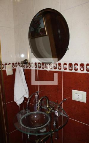 Casa à venda com 300m², 4 quartos e 2 vagasLavabo