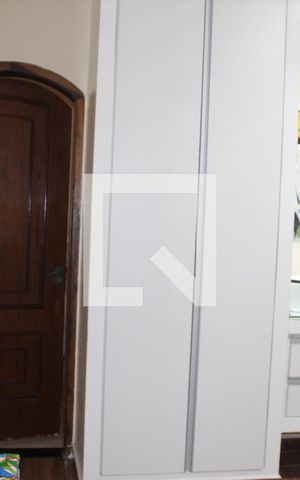 Casa à venda com 300m², 4 quartos e 2 vagasSuíte 1