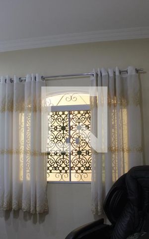 Casa à venda com 300m², 4 quartos e 2 vagasSuíte 1