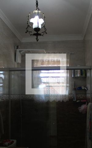 Casa à venda com 300m², 4 quartos e 2 vagasBanheiro 1