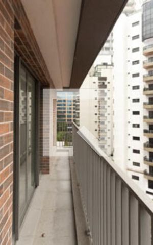 Apartamento à venda com 99m², 2 quartos e 1 vaga Apartamento à venda com 99m², 2 quartos e 1 vagaVaranda