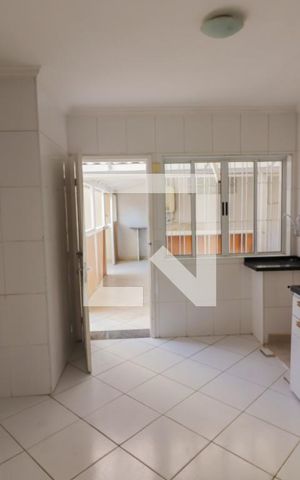 Casa à venda com 375m², 8 quartos e 8 vagas Casa à venda com 375m², 8 quartos e 8 vagasCozinha