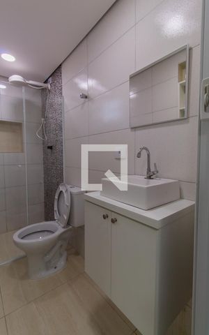Studio para alugar com 220m², 8 quartos e sem vaga Studio para alugar com 220m², 8 quartos e sem vagaBanheiro