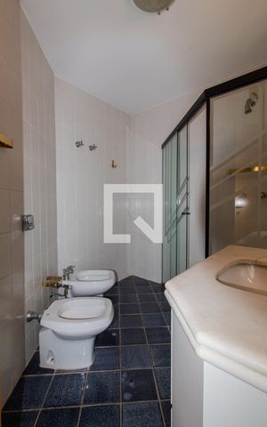 Apartamento à venda com 241m², 5 quartos e 4 vagas Apartamento à venda com 241m², 5 quartos e 4 vagasBanheiro da Suíte 3
