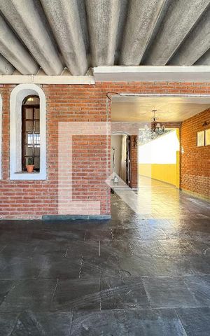 Casa à venda com 240m², 2 quartos e 3 vagasGaragem
