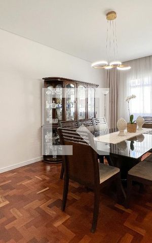 Casa à venda com 240m², 2 quartos e 3 vagasSala