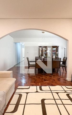 Casa à venda com 240m², 2 quartos e 3 vagasSala