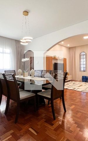 Casa à venda com 240m², 2 quartos e 3 vagasSala