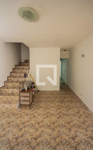 Casa à venda com 129m², 2 quartos e 2 vagasSala