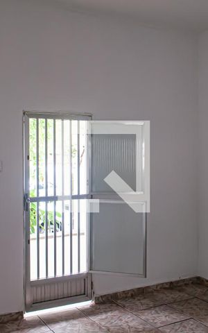 Casa para alugar com 90m², 1 quarto e 4 vagassala / quarto