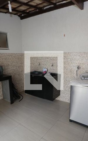Casa à venda com 330m², 3 quartos e 1 vagaLavanderia