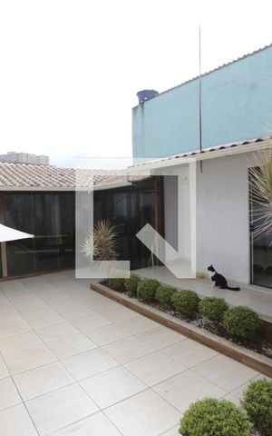 Casa à venda com 330m², 3 quartos e 1 vagaÁrea externa