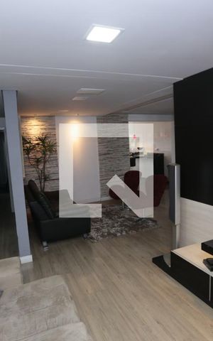 Casa à venda com 330m², 3 quartos e 1 vagaSala