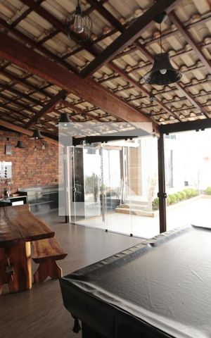 Casa à venda com 330m², 3 quartos e 1 vagaarea de lazer