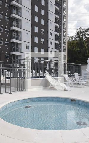 Apartamento à venda com 45m², 2 quartos e 1 vaga Apartamento à venda com 45m², 2 quartos e 1 vagaPiscina