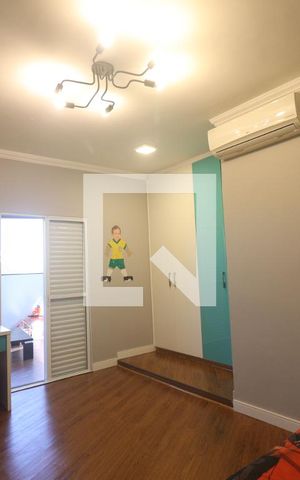 Casa à venda com 200m², 3 quartos e 1 vagaQuarto 1 