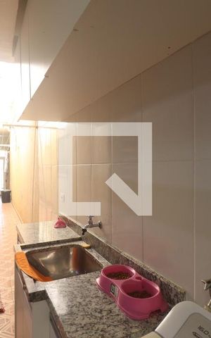Casa à venda com 200m², 3 quartos e 1 vagaÁrea de Serviço