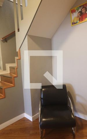 Casa à venda com 200m², 3 quartos e 1 vagaEscada