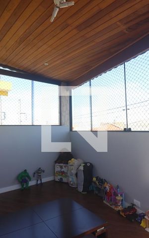 Casa à venda com 200m², 3 quartos e 1 vagaSacada Quarto 1 