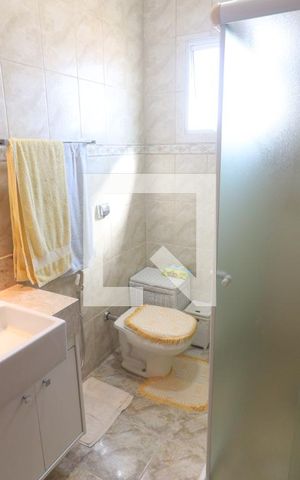 Casa à venda com 200m², 3 quartos e 1 vagaBanheiro 