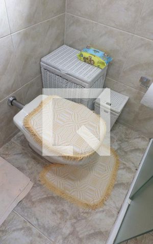 Casa à venda com 200m², 3 quartos e 1 vagaBanheiro 