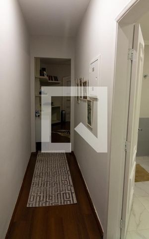 Casa à venda com 323m², 4 quartos e 3 vagas Casa à venda com 323m², 4 quartos e 3 vagasCorredor