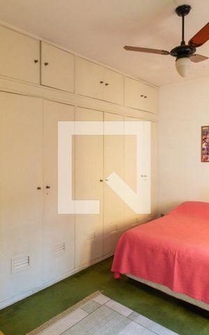 Casa à venda com 260m², 3 quartos e 3 vagas Casa à venda com 260m², 3 quartos e 3 vagasQuarto 2
