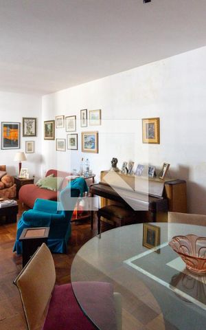 Casa à venda com 260m², 3 quartos e 3 vagas Casa à venda com 260m², 3 quartos e 3 vagasSala