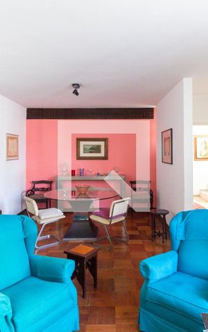 Casa à venda com 260m², 3 quartos e 3 vagas Casa à venda com 260m², 3 quartos e 3 vagasSala
